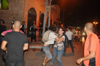 بالفيديو: الشرطة والوحدات الخاصة تعتدي بالضرب على متظاهرين في مدينة اللد